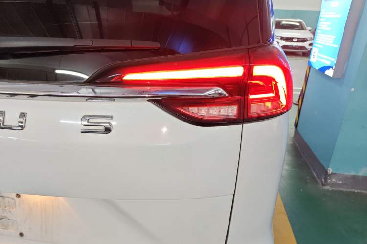 Used SAIC MAXUS G50 2019 1.5T First Edition Automatic Luxury Version 6 Seats
