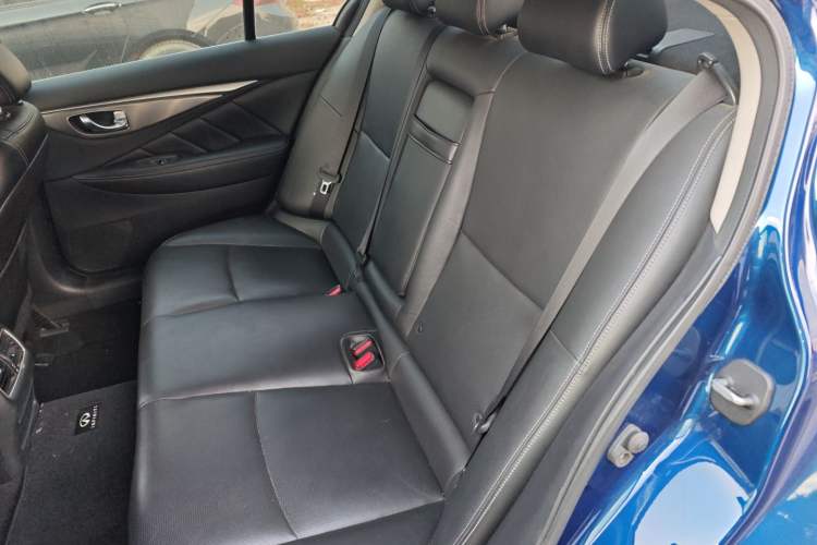 Used Infiniti Q50L 2018 2.0T Enjoyment Version China VI Standard