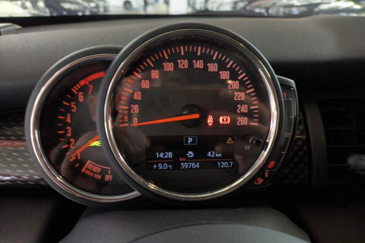 Used MINI MINI 2019 2.0T COOPER S Classic Edition Five-Door Model
