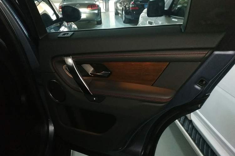 Used Land Rover Discovery Sport 2022 Revised Version 249 PS R-Dynamic S Performance Edition 5 Seats
