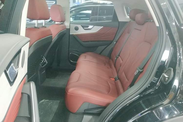 Used Hongqi HS5 2025 2.0T Two-Wheel Drive Flagship Pro Edition
