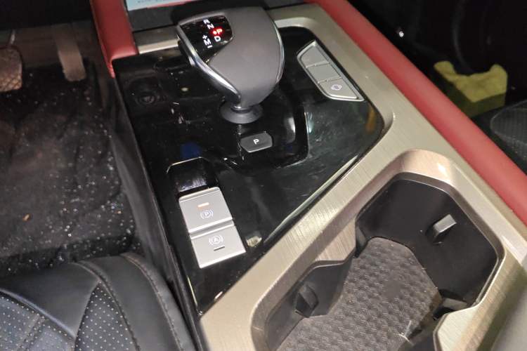 Used JETOUR X70 2023 1.5T DCT Overpass PRO+ Edition 7 Seats
