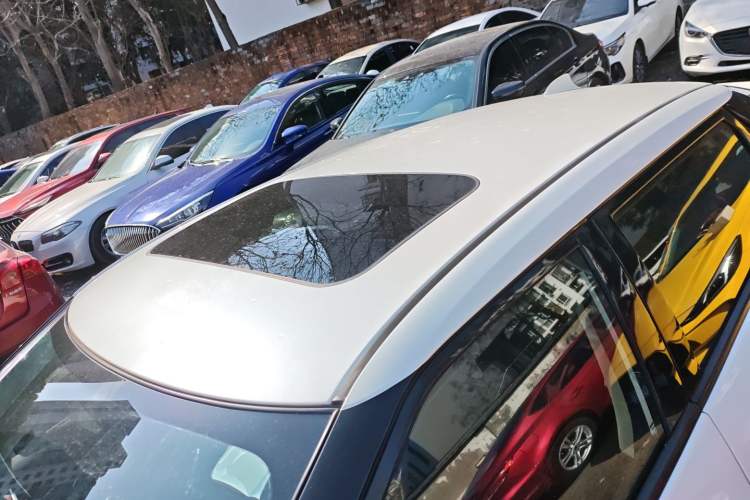 Used Nissan Lannia 2019 1.6L CVT Smart Connect Smart Cool Version China VI Standard
