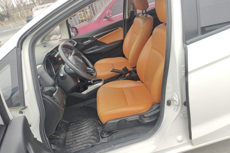 Used Honda Fit 2016 1.5L SES CVT Fashion Sunroof Edition
