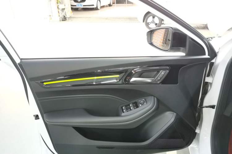 Used Roewe i5 2021 1.5L CVT Platinum Edition