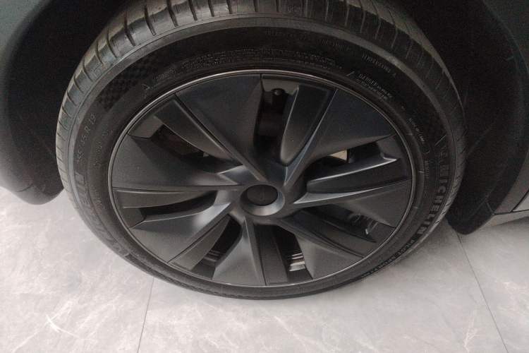 Used Tesla Model Y 2024 Rear-Wheel-Drive Version
