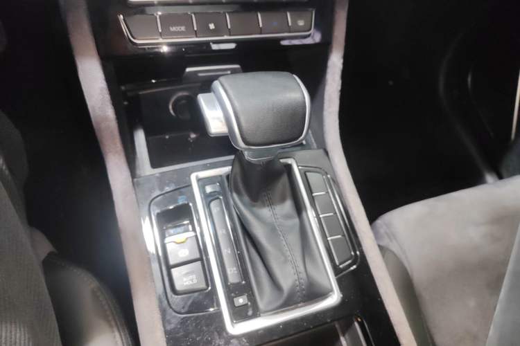 Used Sinotruk VGV U70 2020 1.5T Automatic Smart Luxury 7-Seater
