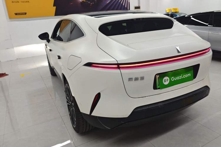 Used  11 2022 Ultra-Long Range Dual-Motor Luxury Edition 4 Seats