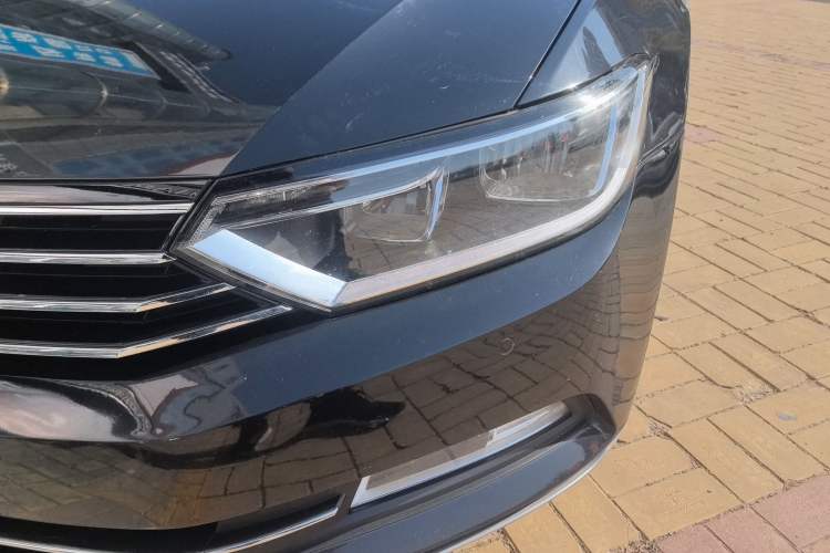 Used Volkswagen Magotan 2018 280TSI DSG Leading Model
