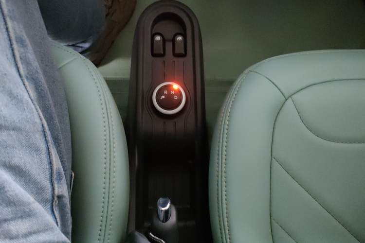 Used Wuling Hongguang MINIEV 2021 Macaron Premium Model – Lithium Iron Phosphate
