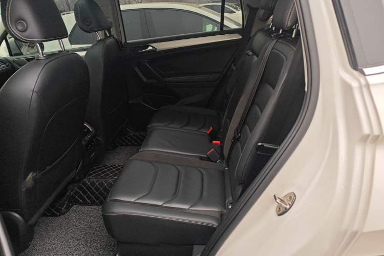 Used Volkswagen Tiguan L 2019 330TSI Automatic Two-Wheel Drive Panoramic Comfort Edition China VI Standard
