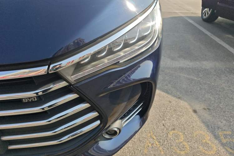 Used BYD Song MAX 2018 1.5T Automatic Smart Connect Elite Model with 6 Seats
