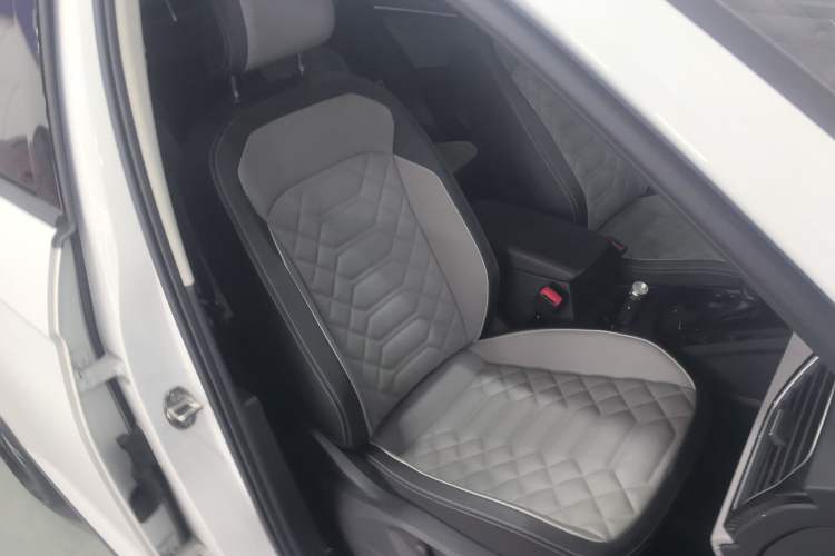 Used Volkswagen Tayron 2024 300TSI Two-Wheel-Drive Luxury Plus Advanced Version