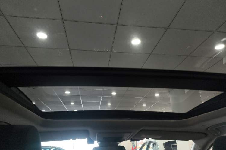 Used Honda CR-V 2023 240TURBO Two-Wheel-Drive Luxury Version 5 Seats
