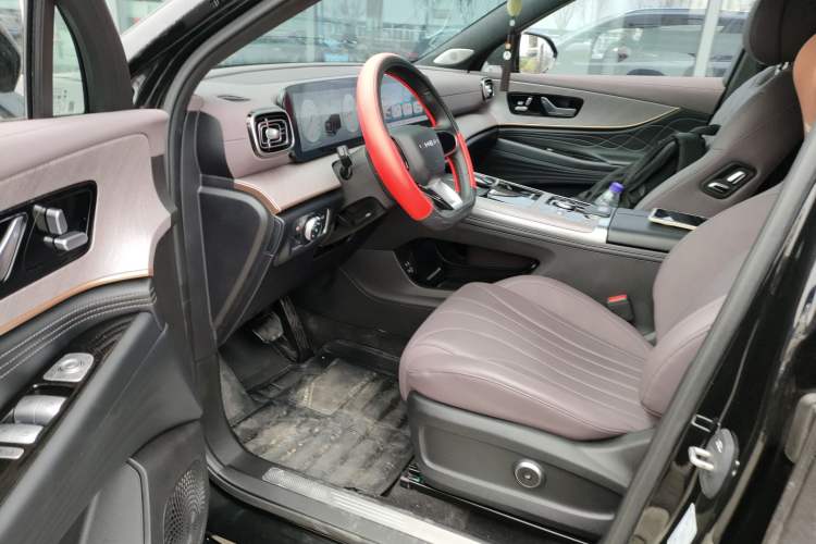 Used Chery Tiggo 9 2025 2.0T Dual-Clutch Two-Wheel Drive Luxury Edition 7 Seats
