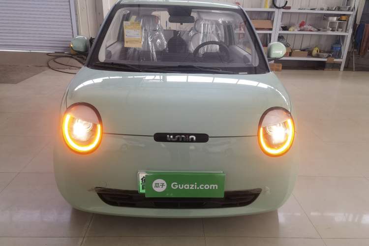 Used  Lumin 2025 210 km Fragrant Edition
