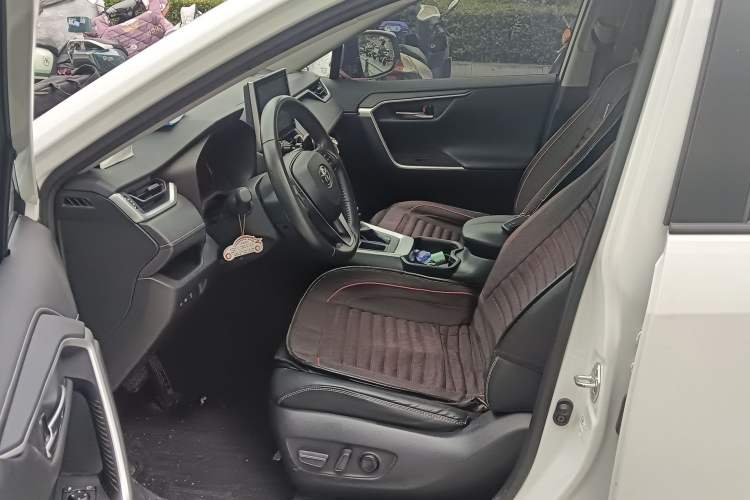 Used Toyota RAV4 2021 2.0L CVT Two-Wheel Drive Fashion PLUS Edition
