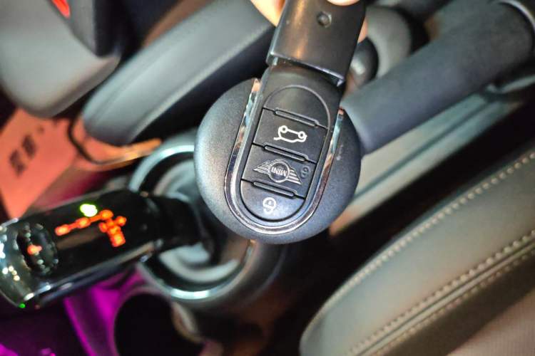 Used  MINI 2019 1.5T COOPER Classic Edition Five-Door Version
