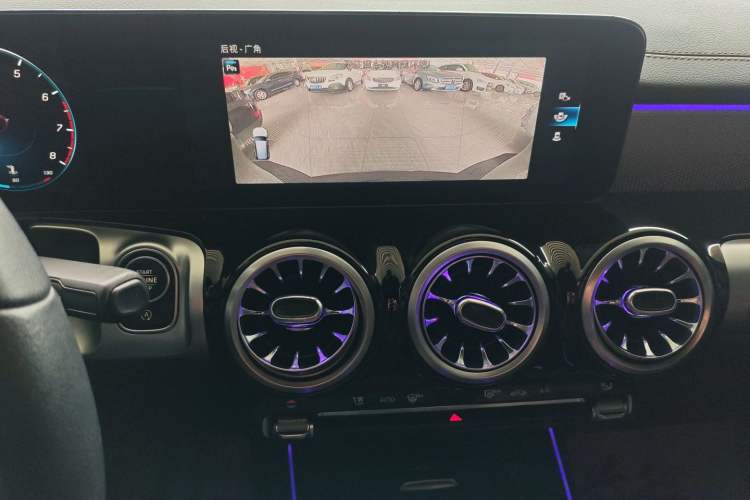 Used Mercedes-Benz GLB 2022 Second Facelift GLB 200 Fashion Edition