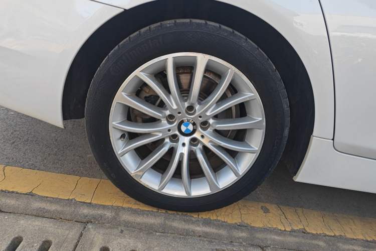 Used BMW 5 Series 2014 525Li Luxury Design Package