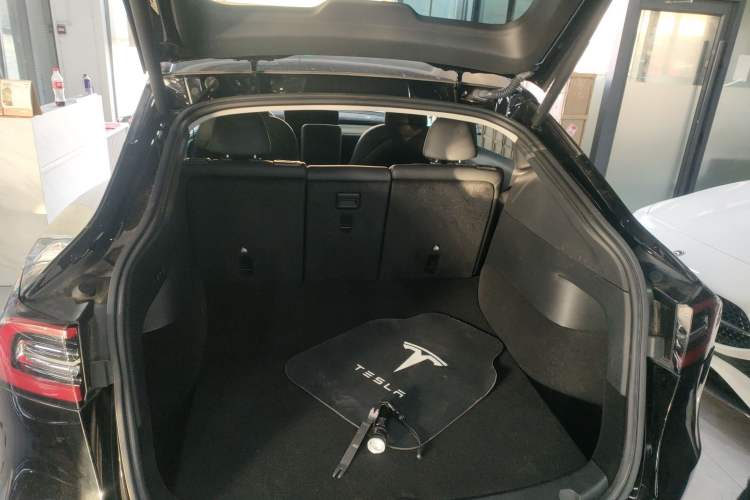 Used Tesla Model Y 2022 Rear-Wheel-Drive Version
