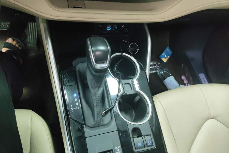 Used Toyota Highlander 2022 Dual-Engine 2.5L Four-Wheel Drive Prestige Version 7 Seats
