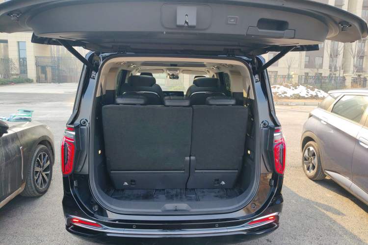 Used Hongqi HQ9 PHEV 2024 2.0T Four-Wheel Drive Business Edition
