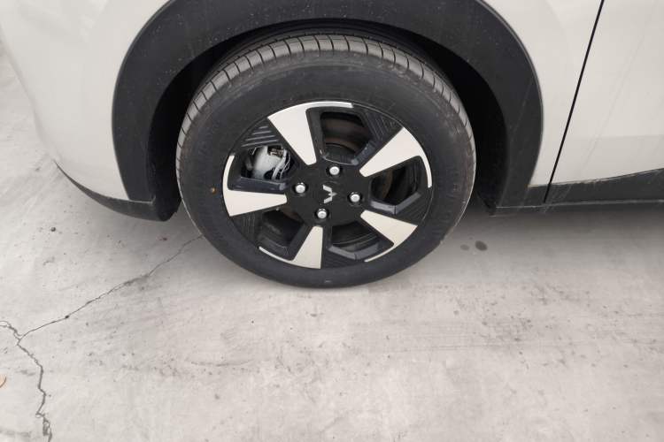 Used Wuling Bingo PLUS 2024 330 km Range Five-Seater Version
