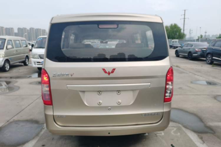 Used Wuling Rongguang V 2018 1.5L Standard Version
