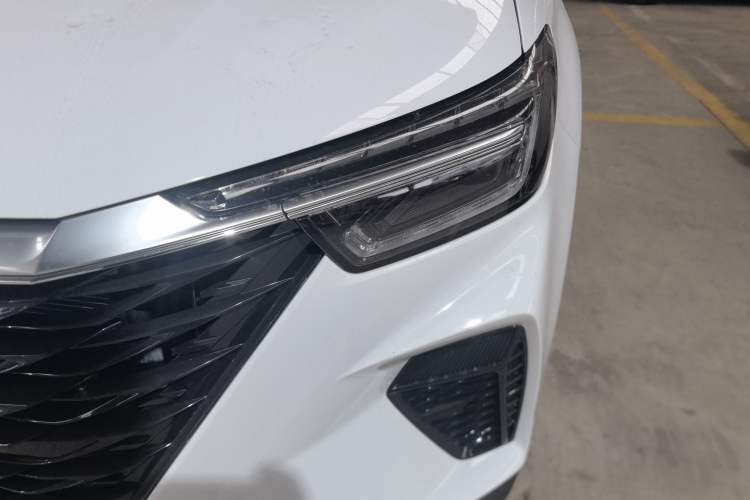 Used Roewe RX5 2025 PLUS 330TGI Automatic Trendsetting Smart Edition
