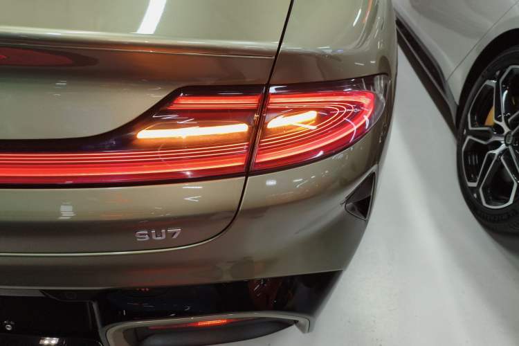 Used  SU7 2024 Rear-Drive Long-Range Intelligent Driving Version
