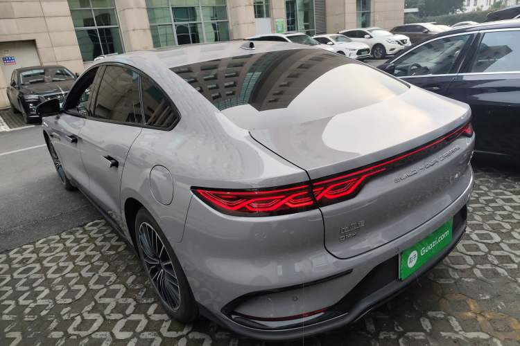 Used BYD Han 2025 DM-i Intelligent Driving Edition 125KM Prestige Model
