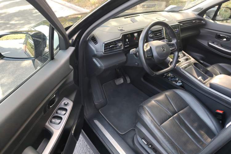 Used Nio ES8 2020 415 km Range 6-Seater Version
