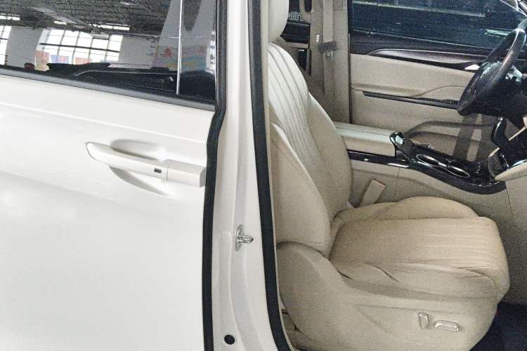 Used Buick GL8 2023 ES Lu Zun Comfort Model
