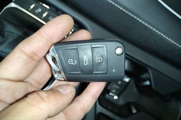 Used Volkswagen Tiguan L 2024 Outstanding Model 330TSI Automatic Two-Wheel Drive R-Line Dragon Glory Edition