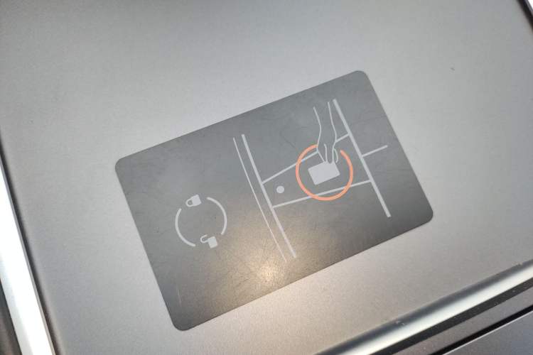 Used Tesla Model Y 2021 Long-Range All-Wheel-Drive Version
