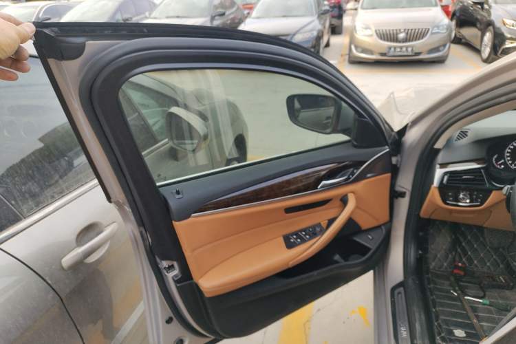 Used BMW 5 Series 2018 528Li Launch Special Edition
