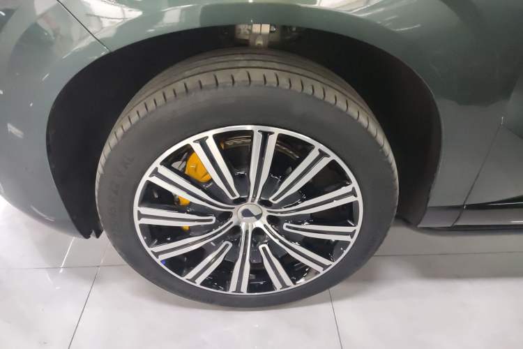 Used Denza N9 2025 Flagship Model
