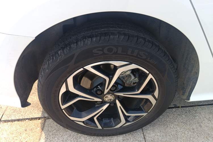 Used MG 5 2023 180 DVVT CVT Luxury Edition
