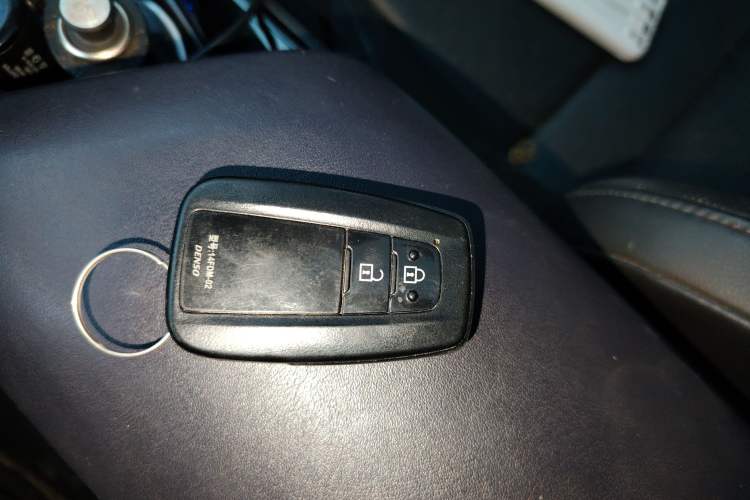 Used Toyota IZOA 2018 2.0L Yichi Edition China V Standard