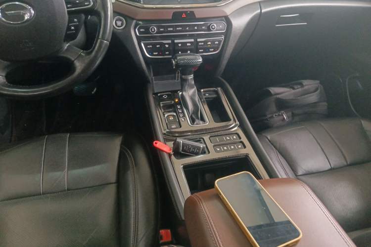 Used GAC Trumpchi GS8 2017 320T Two-Wheel Drive Luxury Smart Connectivity Version (7 Seats)
