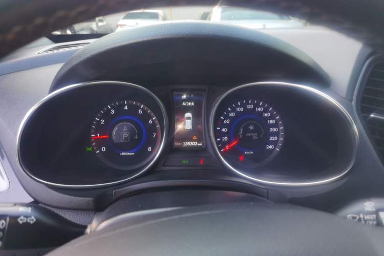 Used Hyundai Santa Fe 2015 2.0T Automatic All-Wheel Drive Smart Version 5 Seats