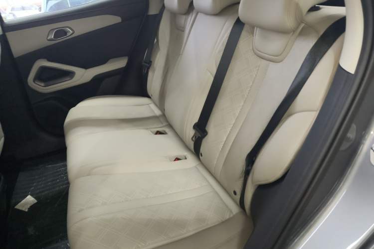 Used BYD Yuan UP 2025 Intelligent Driving Version 401 km Leading Edition
