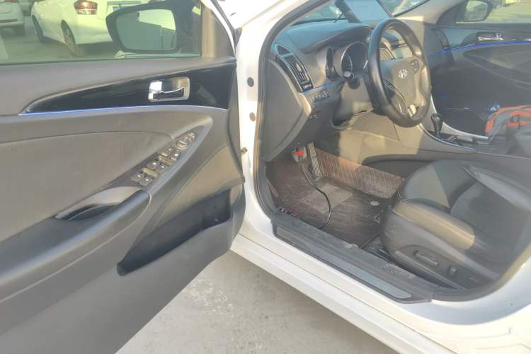 Used Hyundai Sonata 2014 2.4L Automatic Leading Edition China IV Standard
