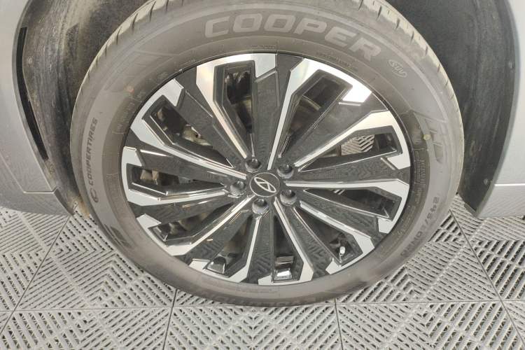 Used Chery Tiggo 9 2023 2.0T Dual-Clutch Two-Wheel Drive Luxury Edition 5 Seats