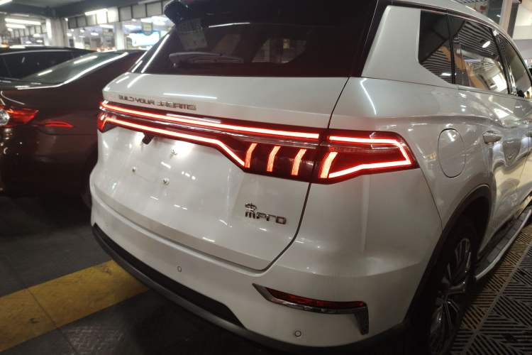 Used BYD Song Pro New Energy 2019 DM 1.5T Four-Wheel Drive Performance Edition Deluxe Model
