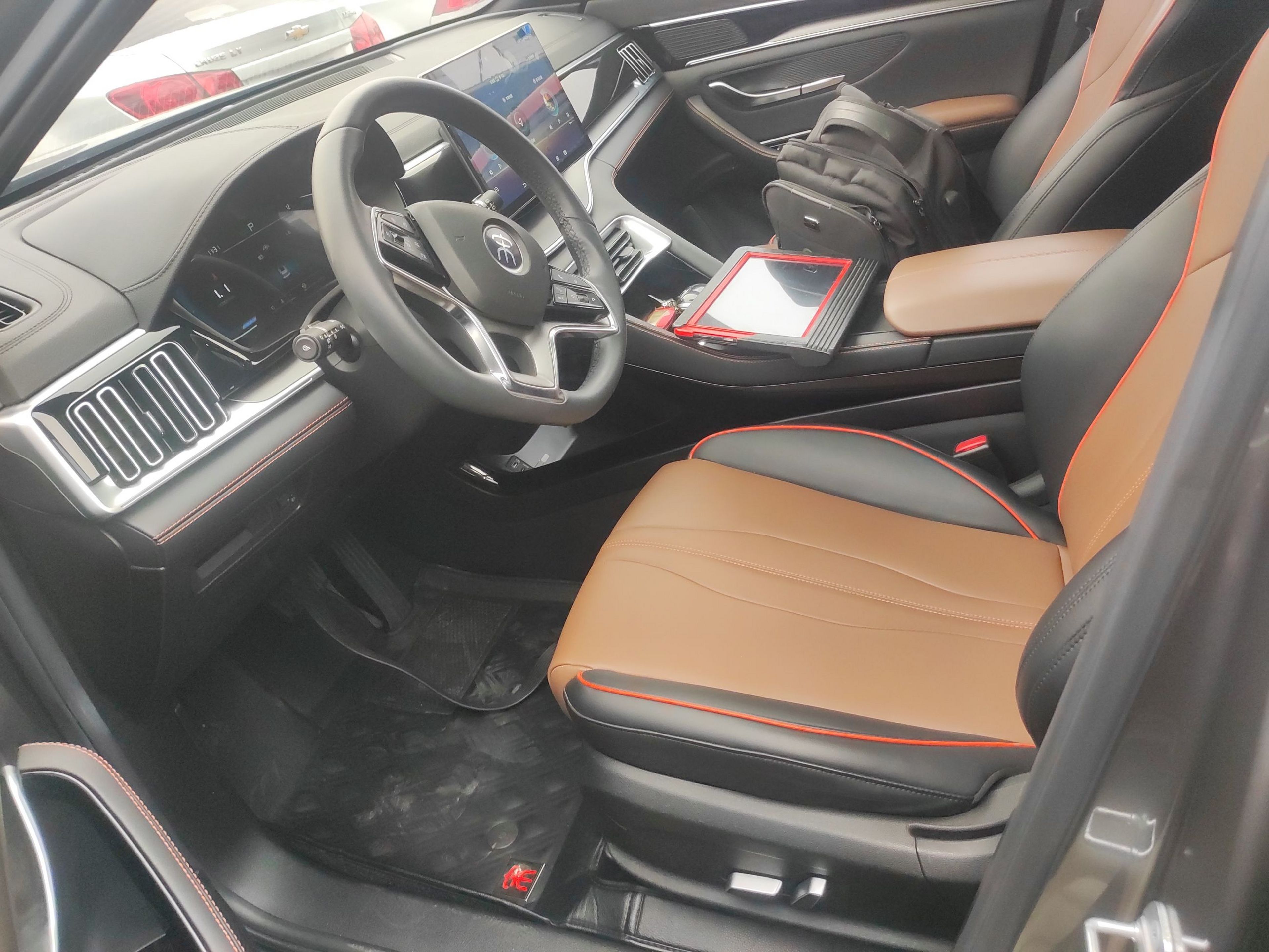 Переднее сиденье в автомобиле