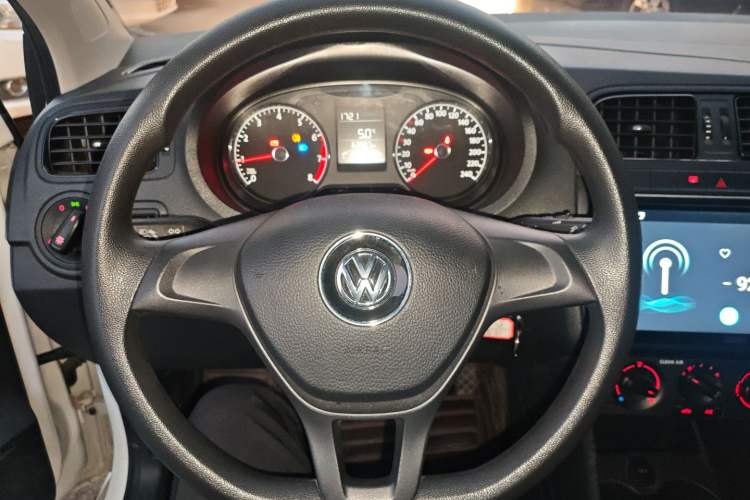 Used Volkswagen Polo 2016 1.4L Manual Fashion Model