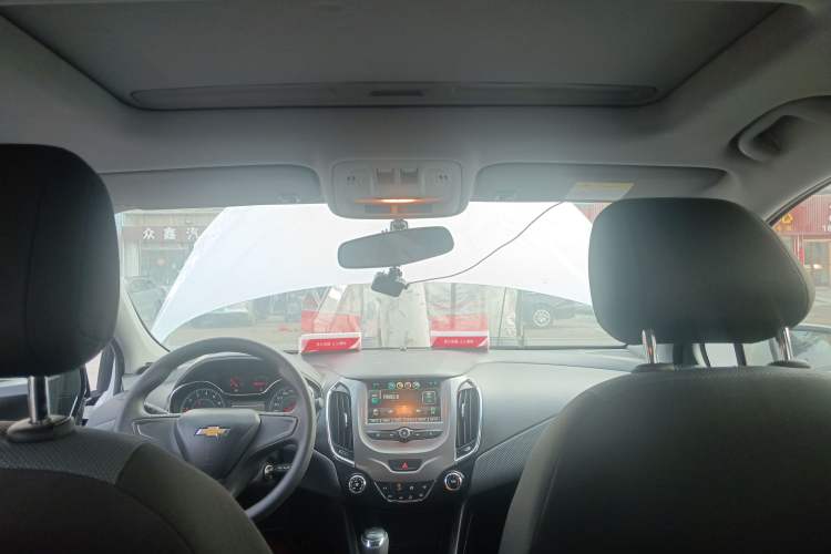 Used Chevrolet Cruze 2018 320 Automatic Pioneer Sunroof Edition
