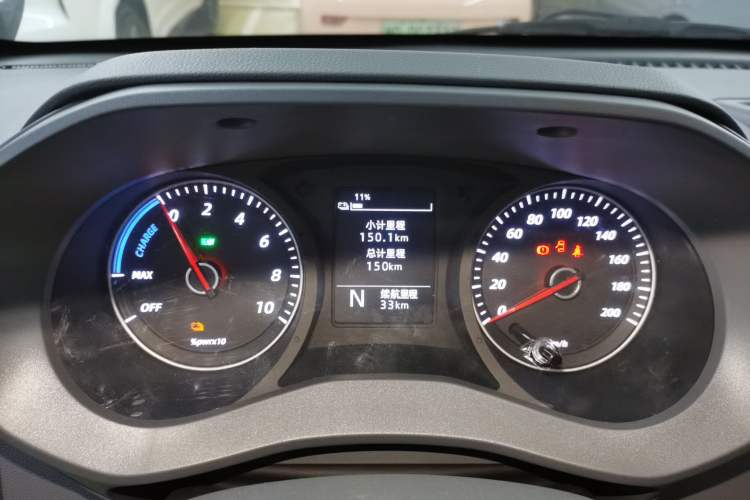 Used Wuling Yangguang 2024 300KM Comfort Version Passenger Van 75kW
